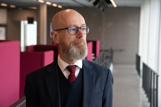 Magnus Lodefalk — serious